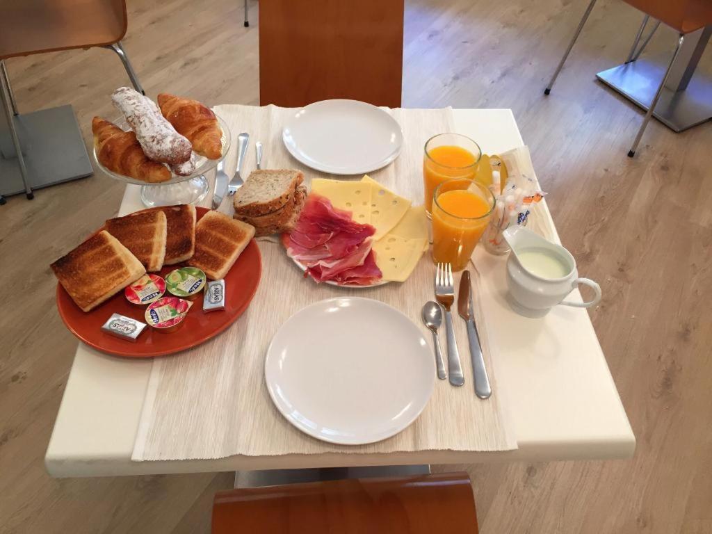 Guest House Barcelona Bruc מראה חיצוני תמונה